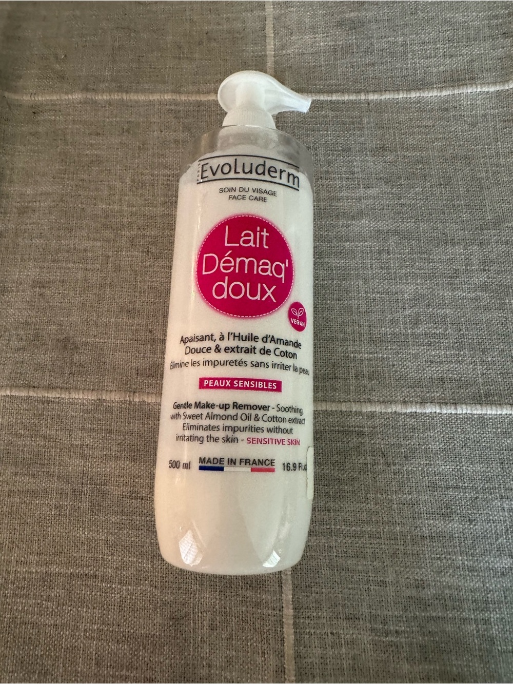 Lait Démaq' doux Gentle Makeup Remover - White